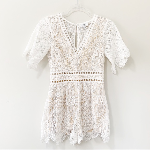 Socialite Lace Romper - Picture 5 of 8